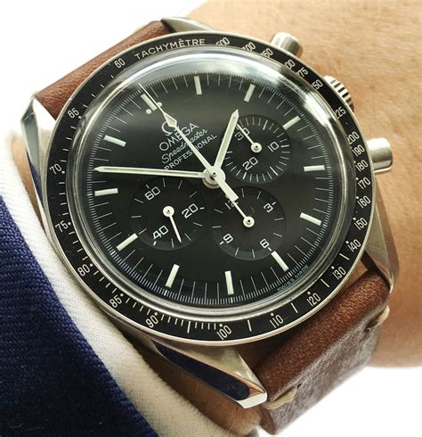 omega speedmaster moonwatch vintage.